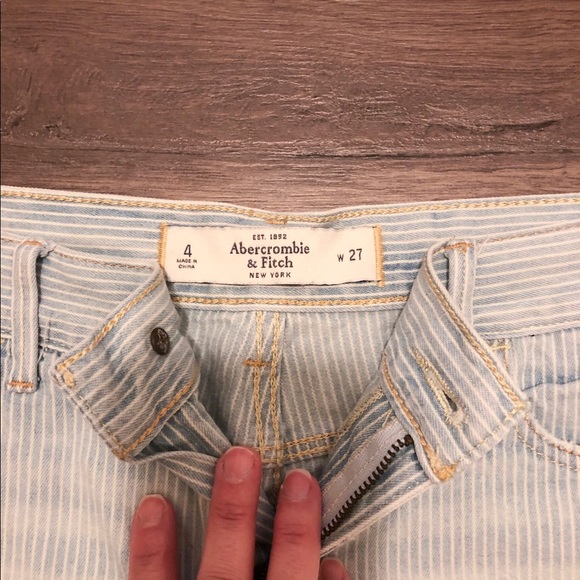 Jean shorts - Picture 3 of 3